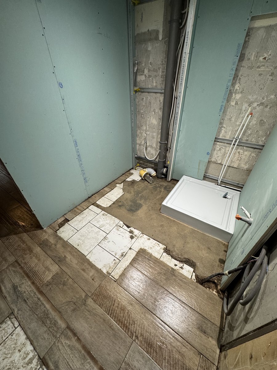 Salle de bain nettoyée et assainie après intervention